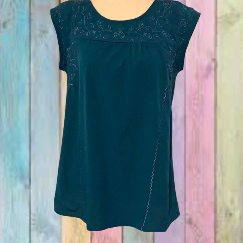 Forever 21 Teal Green Embroidery Short Sleeve Top